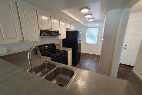 Villa ou maison à louer à Palm Harbor, Floride: 2 chambres, 92.9 m2 № 1911868 - photo 3