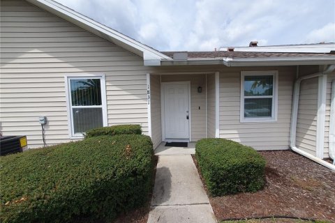 House in Palm Harbor, Florida 2 bedrooms, 92.9 sq.m. № 1911868 - photo 1
