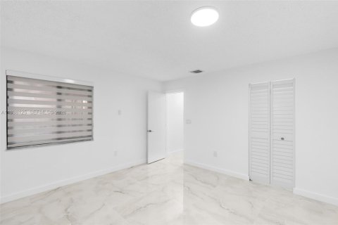 Купить виллу или дом в Хайалиа, Флорида 4 спальни, 125.7м2, № 1995835 - фото 10