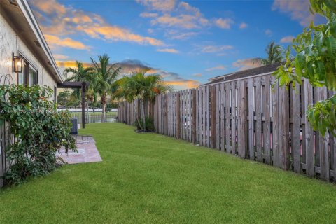 Купить виллу или дом в Хайалиа, Флорида 4 спальни, 125.7м2, № 1995835 - фото 23
