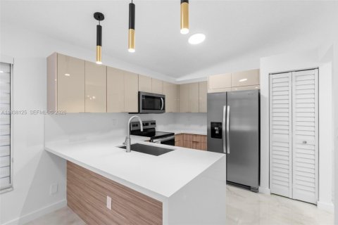 Купить виллу или дом в Хайалиа, Флорида 4 спальни, 125.7м2, № 1995835 - фото 2