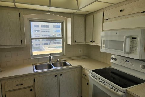 Снять в аренду кондоминиум в Сент-Питерсберг, Флорида 1 спальня, 75.72м2, № 1901470 - фото 7