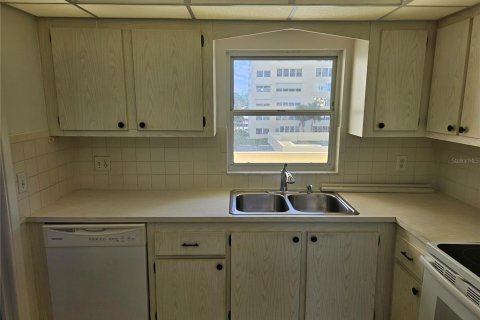 Снять в аренду кондоминиум в Сент-Питерсберг, Флорида 1 спальня, 75.72м2, № 1901470 - фото 8