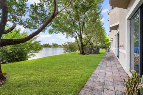 Condo in Cutler Bay, Florida, 2 bedrooms № 1958515 - photo 13