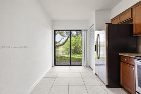 Condo in Cutler Bay, Florida, 2 bedrooms № 1958515 - photo 3