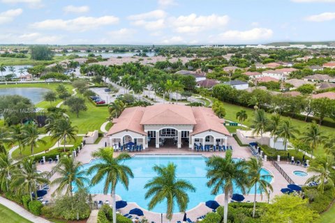 Condo in Cutler Bay, Florida, 2 bedrooms № 1958515 - photo 15