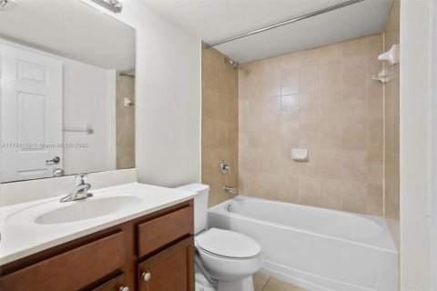 Condo in Cutler Bay, Florida, 2 bedrooms № 1958515 - photo 7