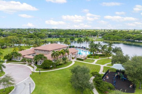 Condo in Cutler Bay, Florida, 2 bedrooms № 1958515 - photo 14