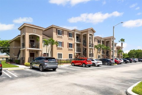 Купить кондоминиум в Катлер-Бей, Флорида 2 спальни, 75.16м2, № 1958515 - фото 25