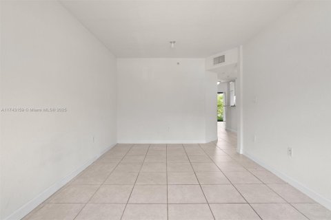 Купить кондоминиум в Катлер-Бей, Флорида 2 спальни, 75.16м2, № 1958515 - фото 28