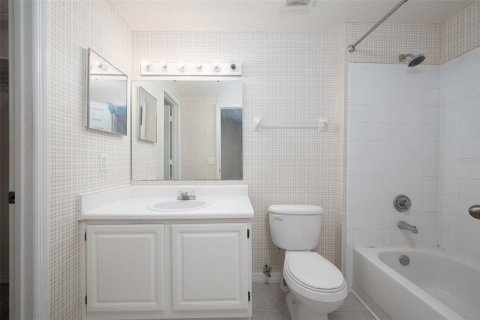 Townhouse in Gainesville, Florida 2 bedrooms, 116.13 sq.m. № 2233721 - photo 22