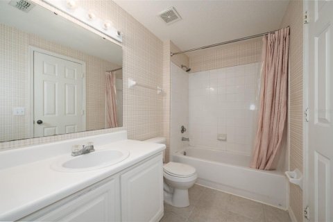 Townhouse in Gainesville, Florida 2 bedrooms, 116.13 sq.m. № 2233721 - photo 23
