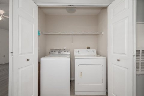 Townhouse in Gainesville, Florida 2 bedrooms, 116.13 sq.m. № 2233721 - photo 25