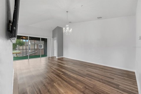 Condo in Riverview, Florida, 2 bedrooms  № 2222659 - photo 8
