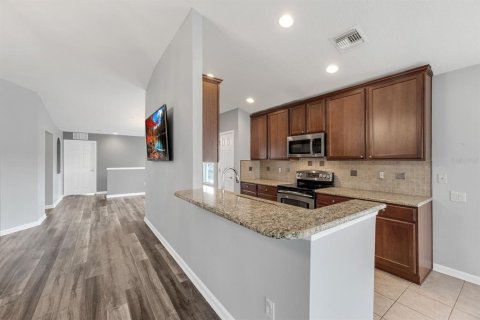 Condo in Riverview, Florida, 2 bedrooms  № 2222659 - photo 16