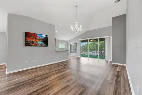 Condo in Riverview, Florida, 2 bedrooms  № 2222659 - photo 11