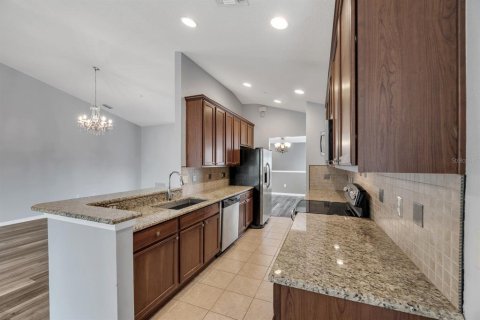 Condo in Riverview, Florida, 2 bedrooms  № 2222659 - photo 13