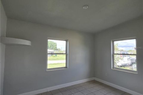 Villa ou maison à vendre à Port Charlotte, Floride: 3 chambres, 94.39 m2 № 2214217 - photo 10