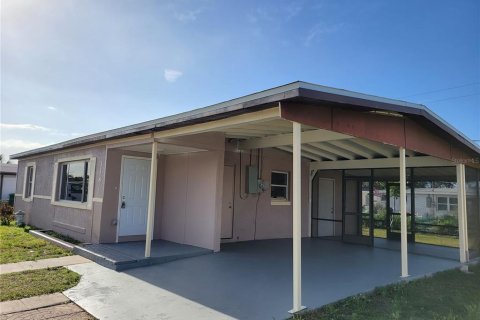 Casa en Port Charlotte, Florida 3 dormitorios, 94.39 m2 № 2214217