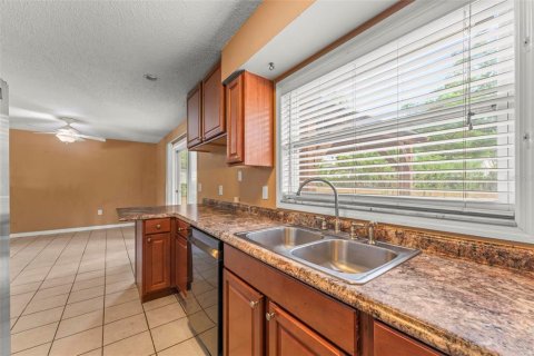 House in Orlando, Florida 3 bedrooms, 94.67 sq.m. № 1866872 - photo 14