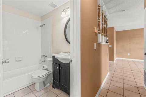 House in Orlando, Florida 3 bedrooms, 94.67 sq.m. № 1866872 - photo 24