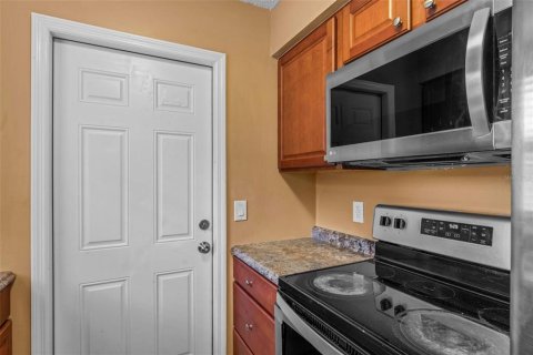 House in Orlando, Florida 3 bedrooms, 94.67 sq.m. № 1866872 - photo 13