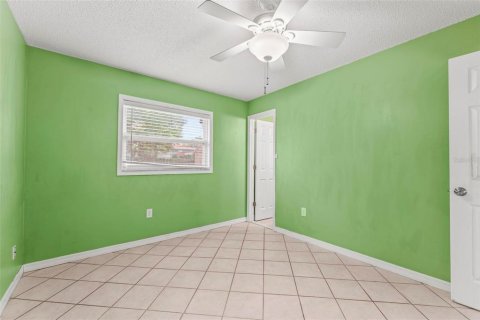 House in Orlando, Florida 3 bedrooms, 94.67 sq.m. № 1866872 - photo 17