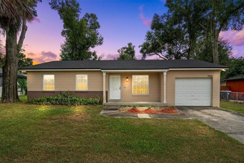 House in Orlando, Florida 3 bedrooms, 94.67 sq.m. № 1866872 - photo 1
