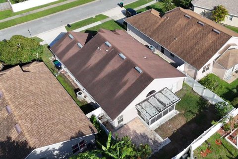 House in Orlando, Florida 4 bedrooms, 159.51 sq.m. № 1885423 - photo 30