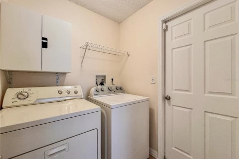 House in Orlando, Florida 4 bedrooms, 159.51 sq.m. № 1885423 - photo 23