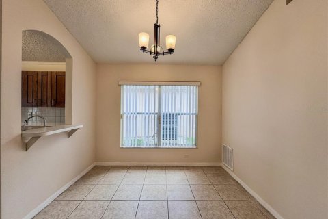 House in Orlando, Florida 4 bedrooms, 159.51 sq.m. № 1885423 - photo 5