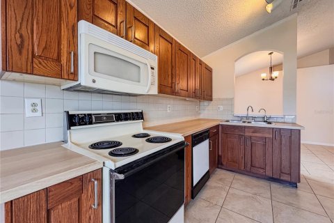 House in Orlando, Florida 4 bedrooms, 159.51 sq.m. № 1885423 - photo 7