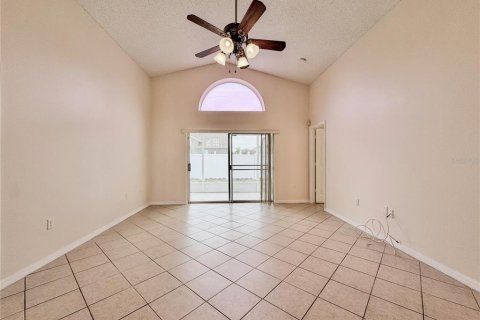 House in Orlando, Florida 4 bedrooms, 159.51 sq.m. № 1885423 - photo 12
