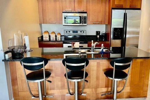 Снять в аренду кондоминиум в Корал-Гейблс, Флорида 3 спальни, 104.52м2, № 2053276 - фото 6