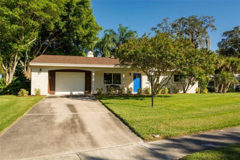 House in Sarasota, Florida 2 bedrooms, 169.64 sq.m. № 1718491 - photo 1