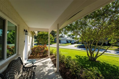 House in Sarasota, Florida 2 bedrooms, 169.64 sq.m. № 1718491 - photo 3