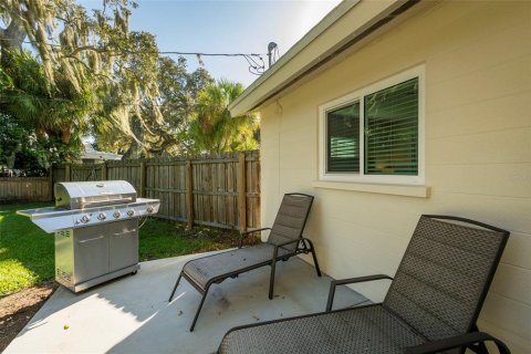 House in Sarasota, Florida 2 bedrooms, 169.64 sq.m. № 1718491 - photo 18