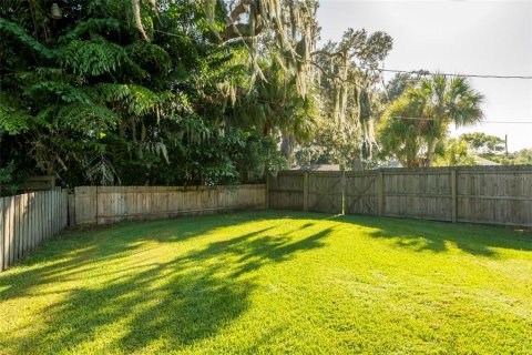 House in Sarasota, Florida 2 bedrooms, 169.64 sq.m. № 1718491 - photo 19