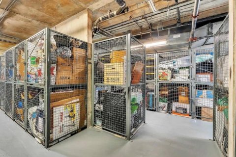 Condo in Hallandale Beach, Florida, 2 bedrooms  № 1961393 - photo 24