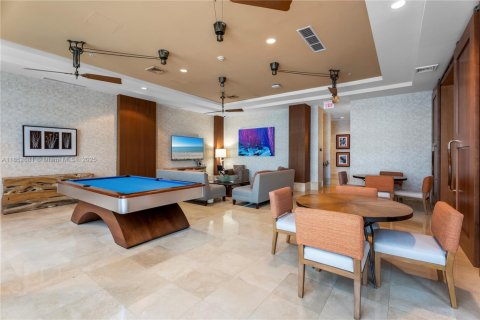 Condo in Hallandale Beach, Florida, 2 bedrooms  № 1961393 - photo 20