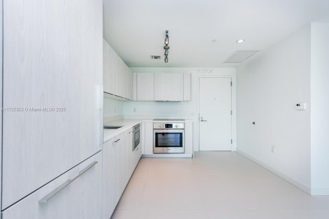 Купить кондоминиум в Майами, Флорида 2 спальни, 87.7м2, № 1952886 - фото 8