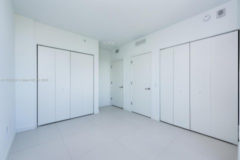 Купить кондоминиум в Майами, Флорида 2 спальни, 87.7м2, № 1952886 - фото 11