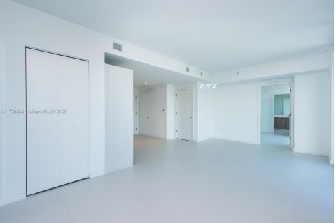 Купить кондоминиум в Майами, Флорида 2 спальни, 87.7м2, № 1952886 - фото 9