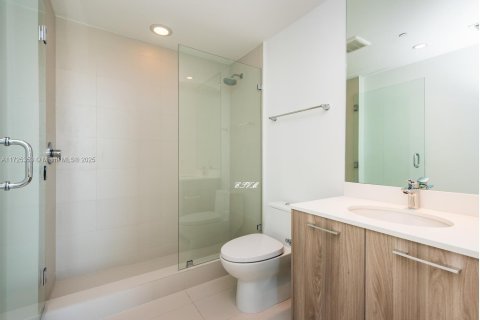 Купить кондоминиум в Майами, Флорида 2 спальни, 87.7м2, № 1952886 - фото 14