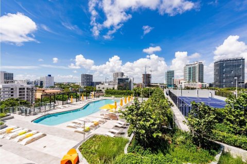 Кондоминиум с 2 спальнями в Майами, Флорида № 1952886