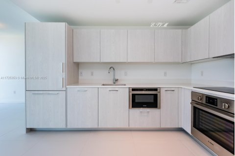 Купить кондоминиум в Майами, Флорида 2 спальни, 87.7м2, № 1952886 - фото 6