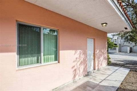 House in Miami, Florida 3 bedrooms, 92.25 sq.m. № 2053091 - photo 21