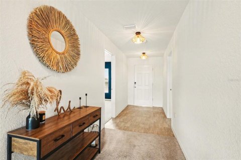 House in Cape Coral, Florida 4 bedrooms, 198.35 sq.m. № 2111069 - photo 2