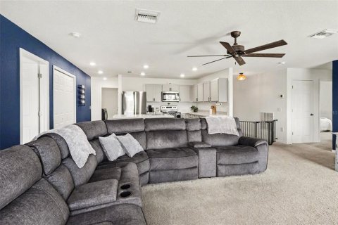 House in Cape Coral, Florida 4 bedrooms, 198.35 sq.m. № 2111069 - photo 5