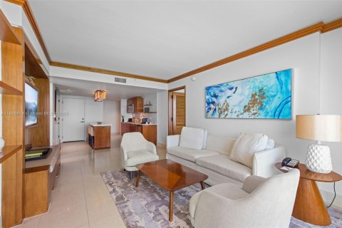 Condo in Miami Beach, Florida, 2 bedrooms  № 2018406 - photo 7